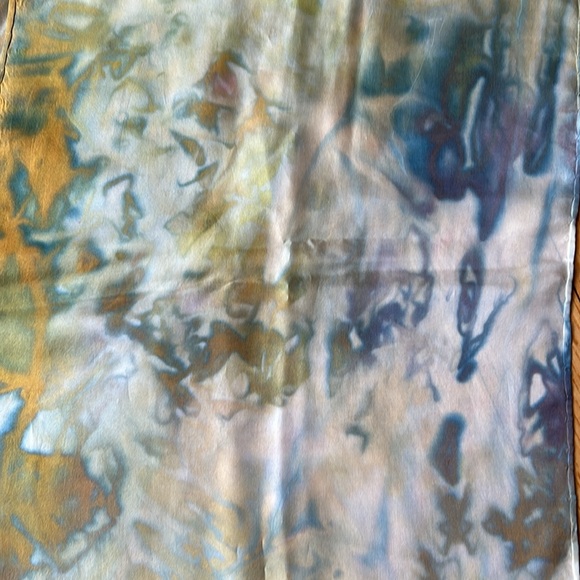 Silk scarf, tie-dye like patter gold, green, rust, blue, pink and off-white - Picture 3 of 8